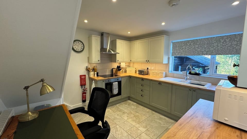 Full Kitchen with dishwasher, electric over and hob