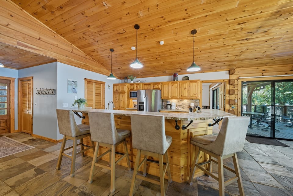 gorgeous fully stocked kitchen with premium appliances