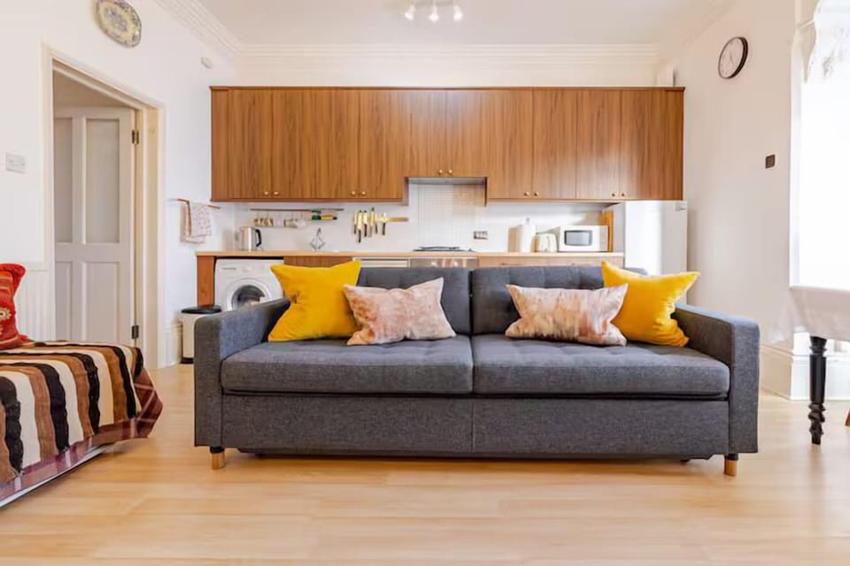 9a98aa60-0a07-496c-a2d0-a3fe728e2ea2