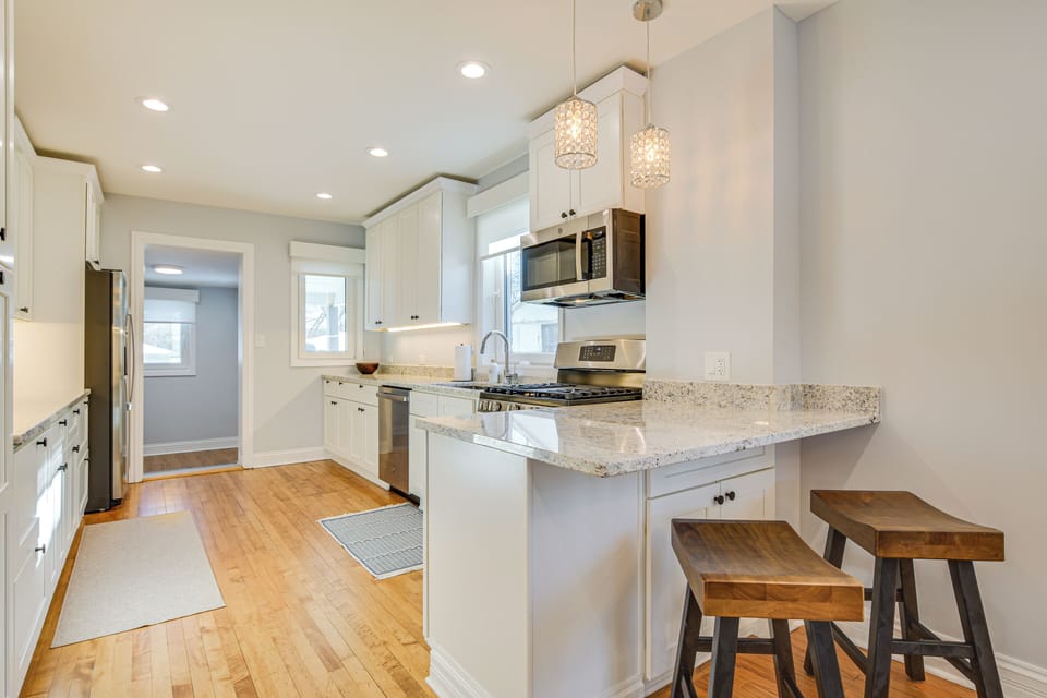 Breakfast Bar | Kitchen