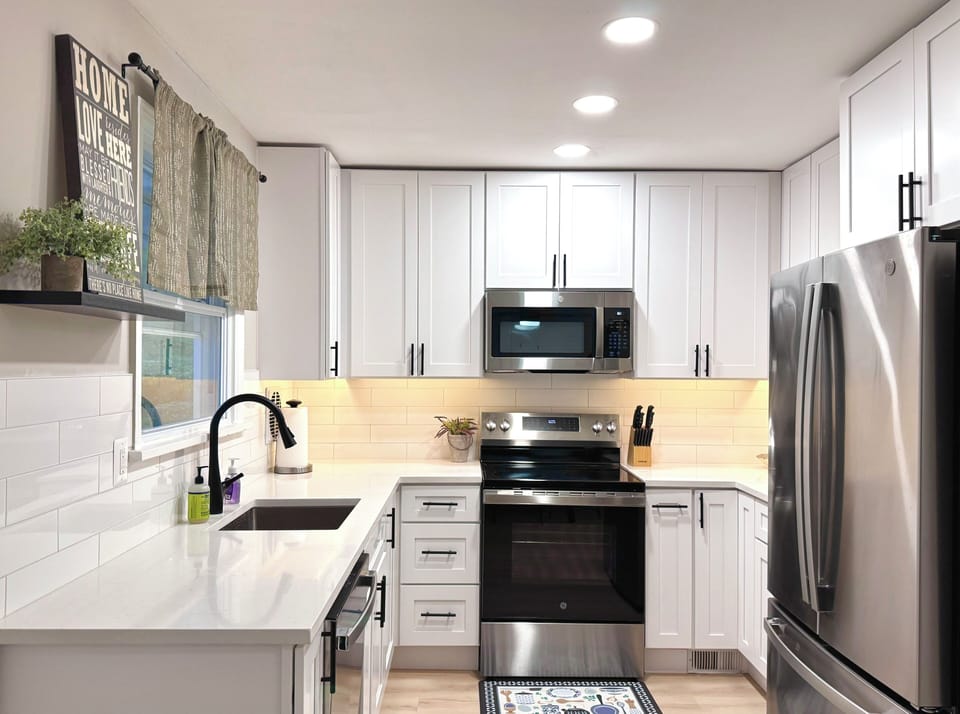 Full kitchen