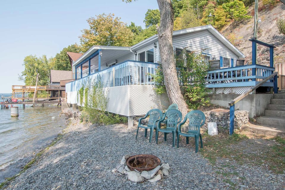 Aurora Vacation Rental | 2BR | 2BA | Steps to Enter | 1,392 Sq Ft