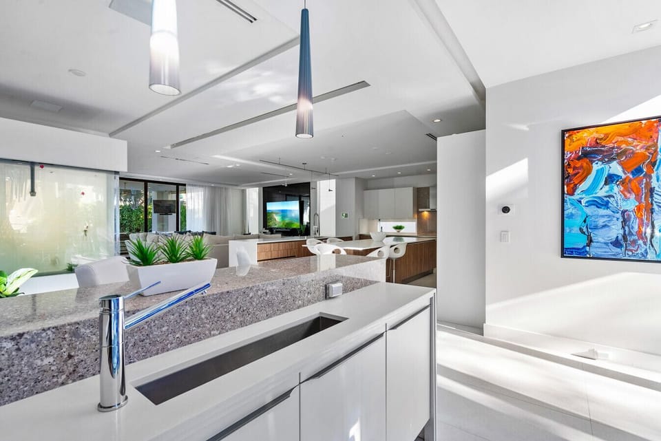 Open layout with views to dining and lounge