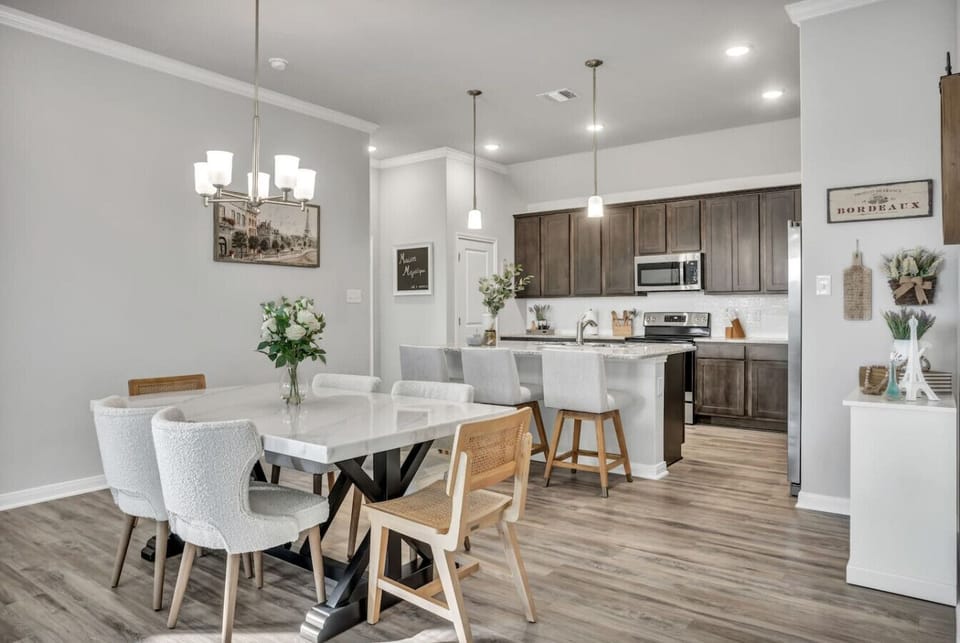 Perfect for shared meals, conversations, and slow mornings.