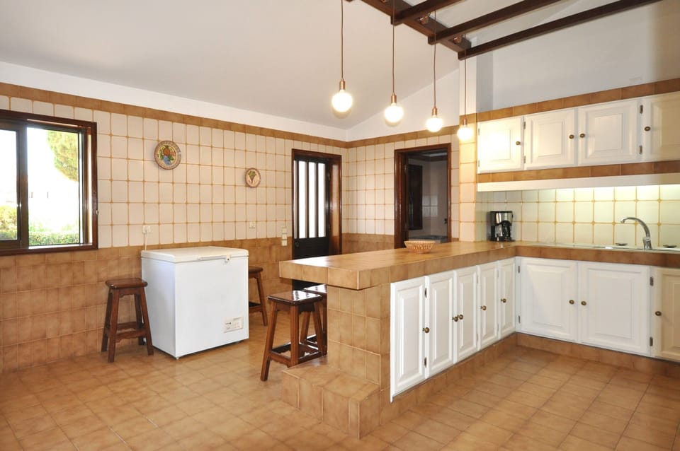 Spacious kitchen