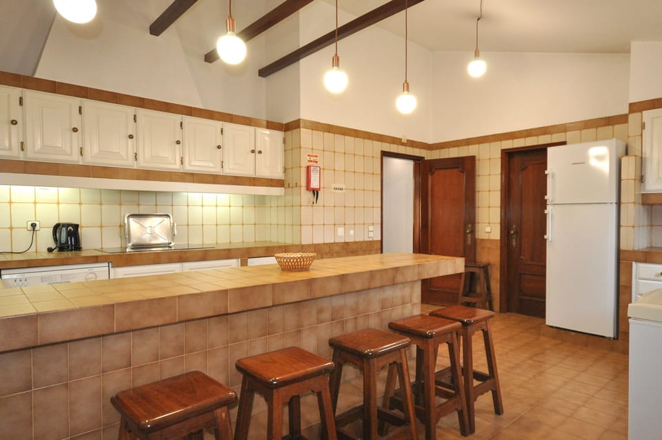 Breakfast bar in kitchen