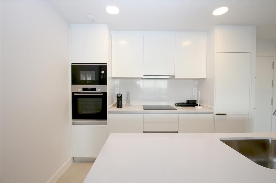 More pictures of the fully equipped kitchen