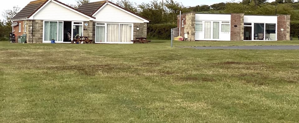 BAYVIEW and SEAVIEW are only a few doors appart.