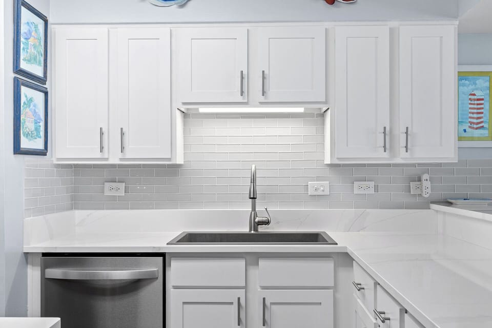 Mainsail 352 Kitchen Alt 2