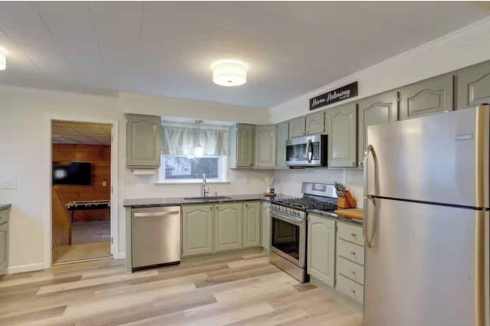 Fully Stocked Kitchen