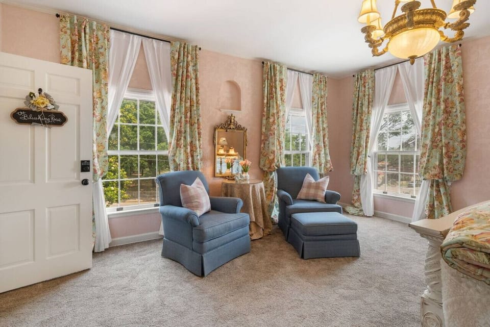 Stylish club chairs in the sitting area