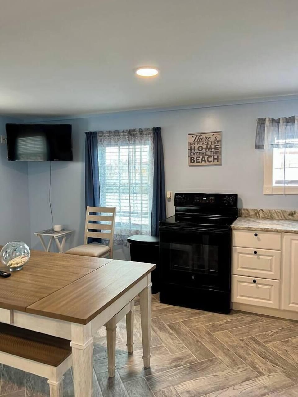 Living Area (6)