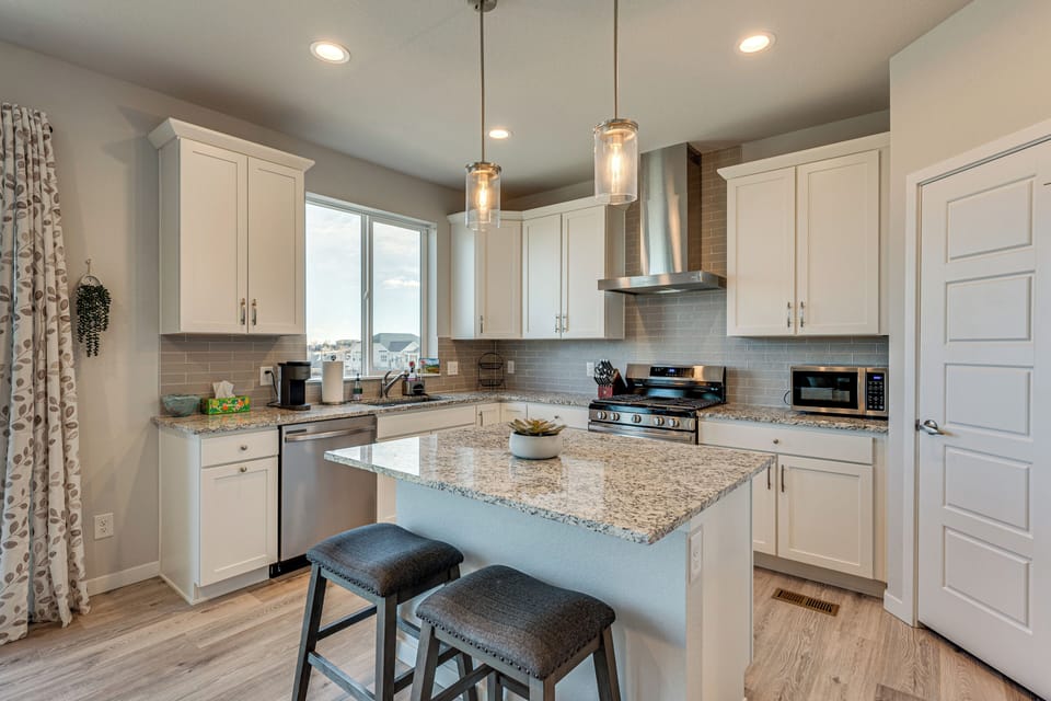 Kitchen | Blender | Slow Cooker | Rice Cooker | 1st Floor