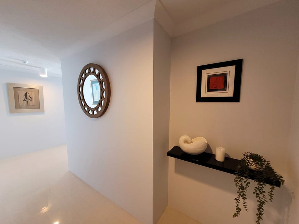 U15 HALLWAY