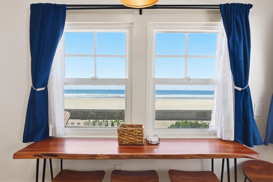 Breakfast nook with ocean views