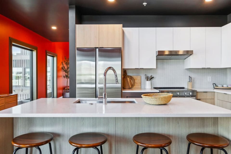Fully equipped kitchen with 4 person seating, Keurig coffee maker with coffee provided, and everything you`d need to make a home cooked meal