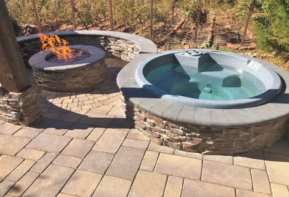 Hot Tub & Fire Pit