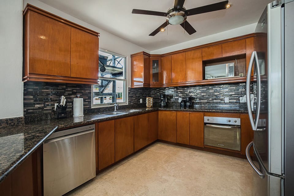 Fully equipped modern kitchen