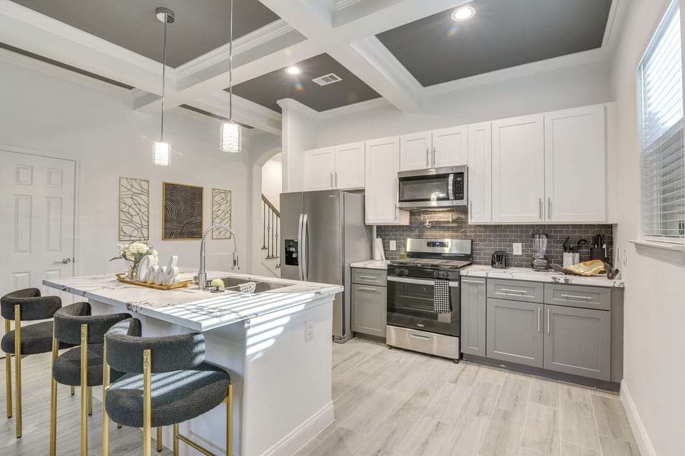 Kitchen | Dishwasher | Blender | Toaster | Cooking Utensils | 1st Floor