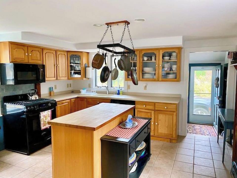 Full Kitchen with Gas Stove