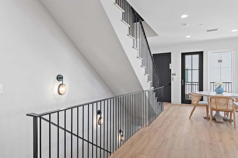 2nd Floor Landing