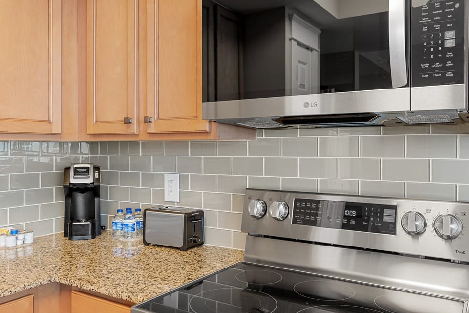 Coffee and water amenities upon arrival.