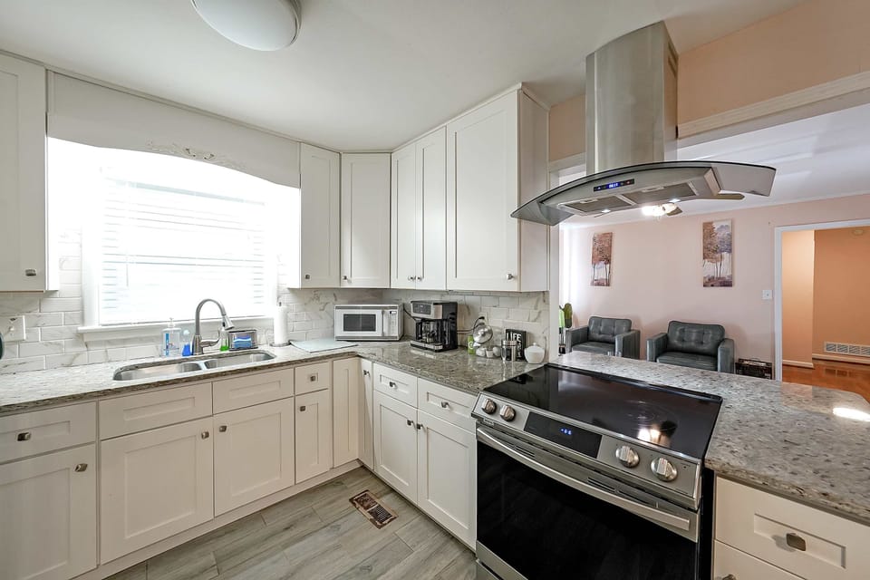 Fully equipped kitchen 
