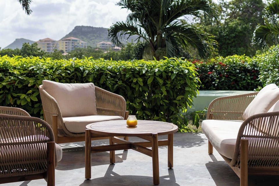 Outdoor Lounge