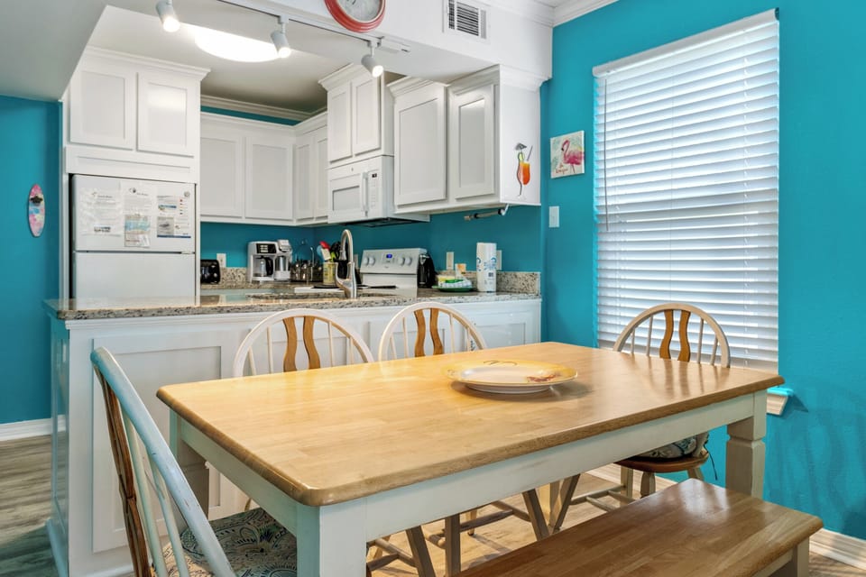 Beach Bum A - Dining Area - Seating for 6