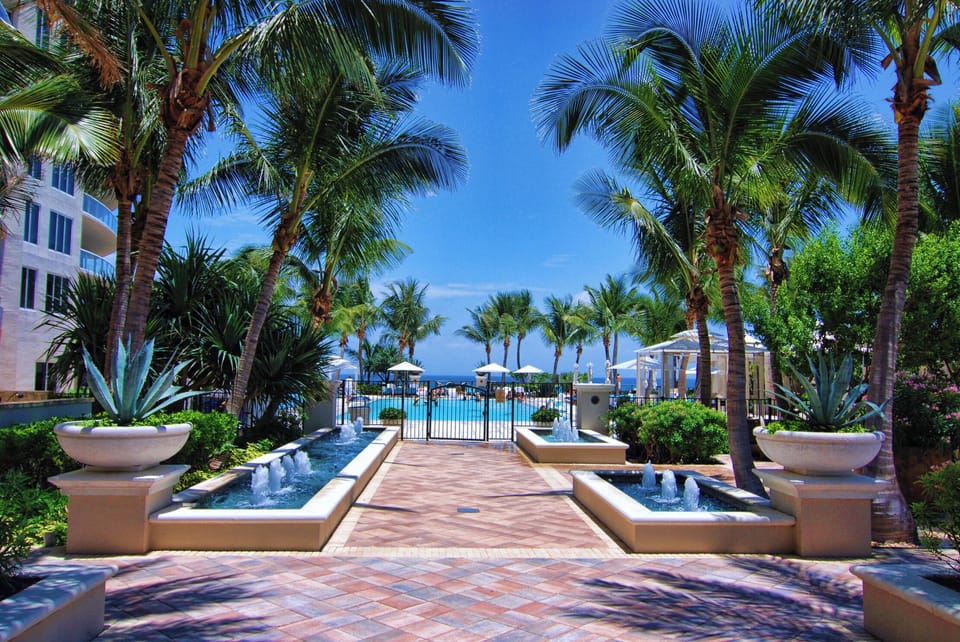 Upper pool area