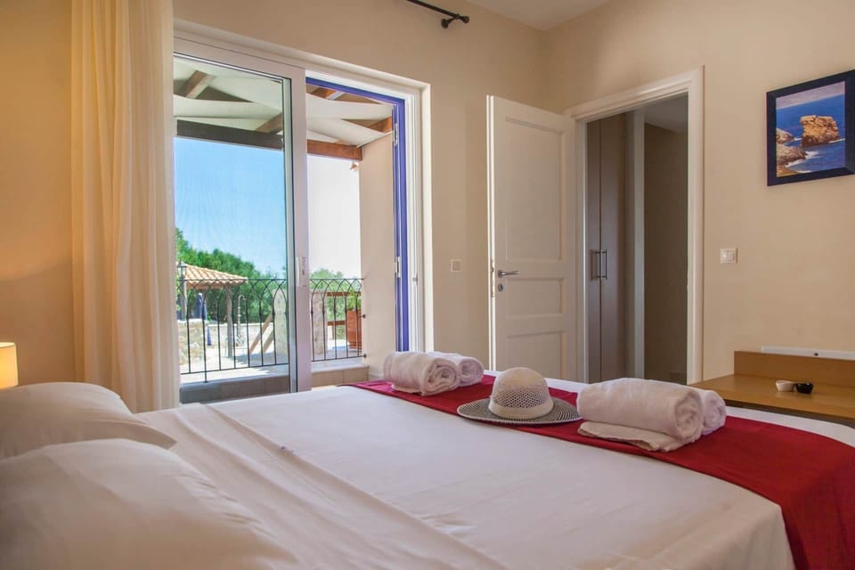 Bedroom 1 (1)