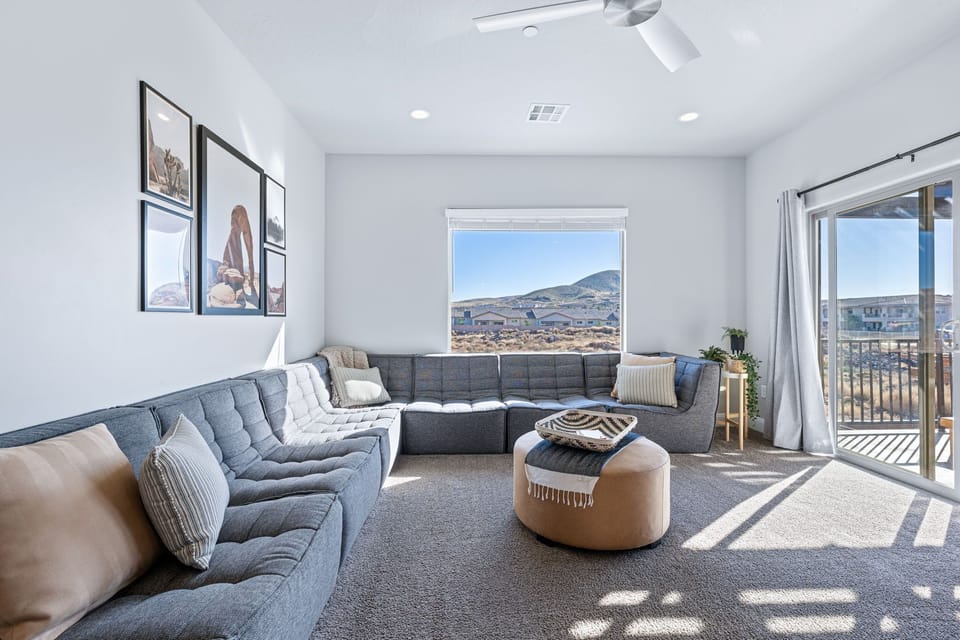2nd-floor media living room with queen mattresses - Perfect for movie nights