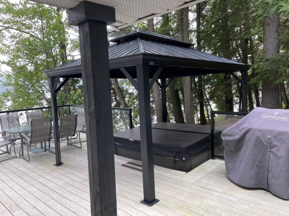 Covered Hot Tub and BBQ