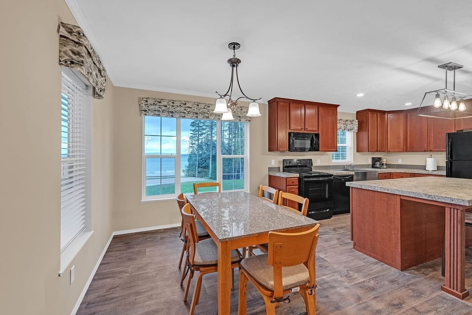 Indoors, Kitchen, Building, Dining Room, Dining Table