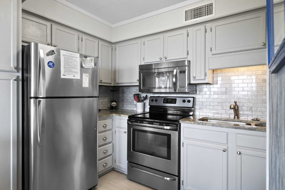 Updated fully equipped kitchen 