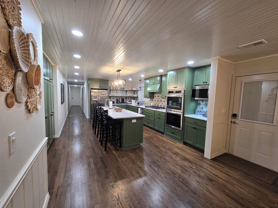 Gourmet kitchen
