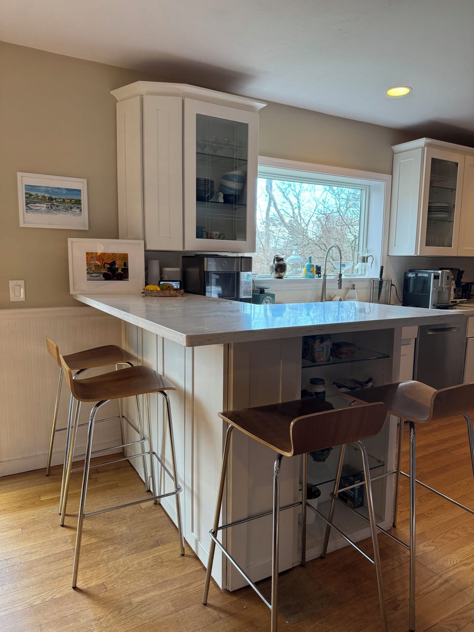 Breakfast bar