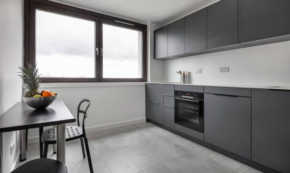 Full Kitchen with Dining Area