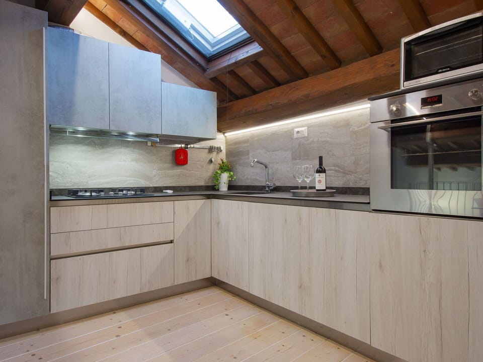 Kitchen, Wood, Kitchen Appliance, Major Appliance, Countertop, Flooring, Interior Design, Home Appliance, Ceiling, Cabinetry