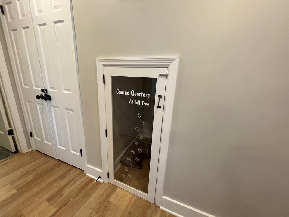 Canine Quarters
