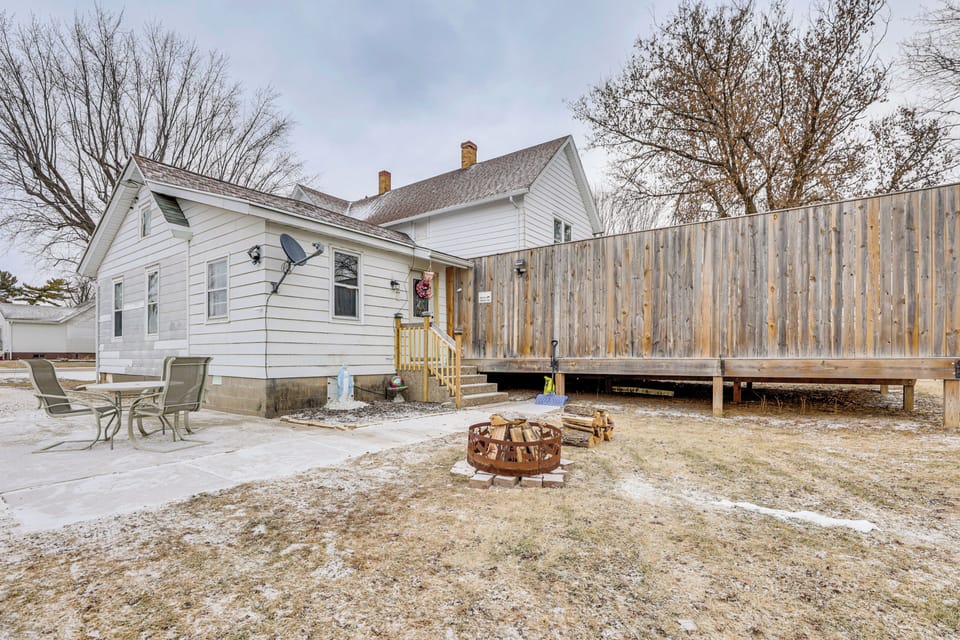 North Freedom Vacation Rental | 2BR | 1BA | 1,200 Sq Ft | 5 Steps Required