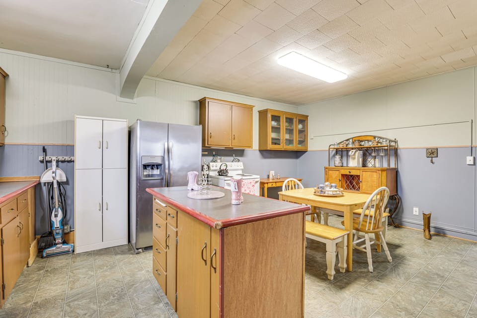 Kitchen | Dishware & Flatware | Stove/Oven