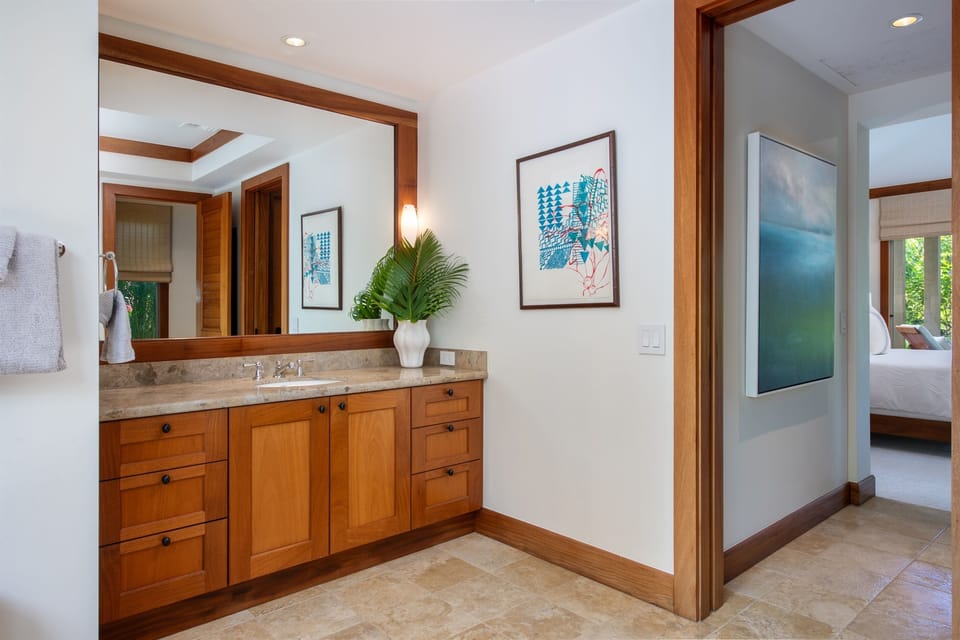 Ohana Bathroom