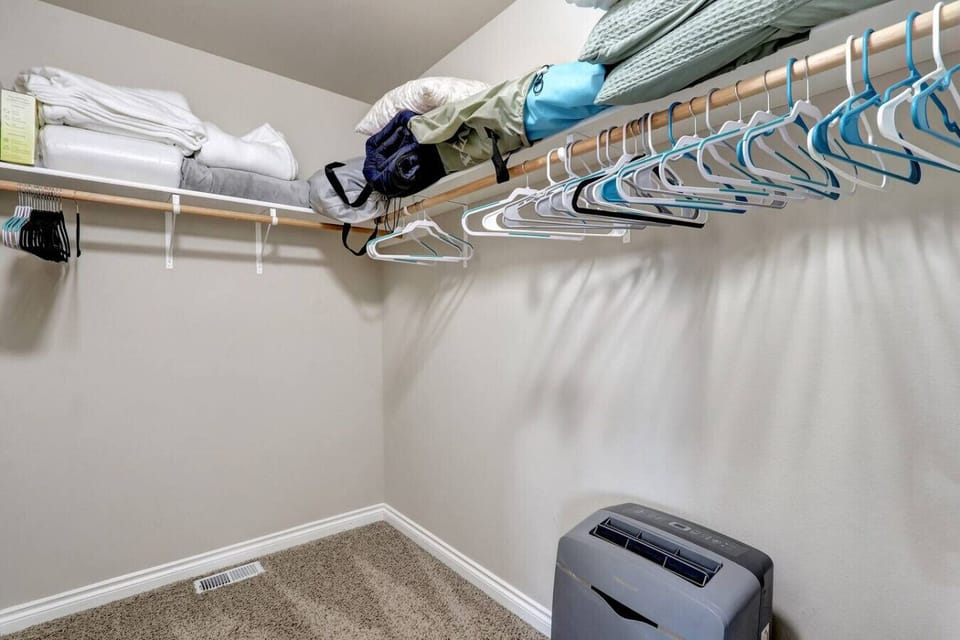Bedroom 1/walk-in closet