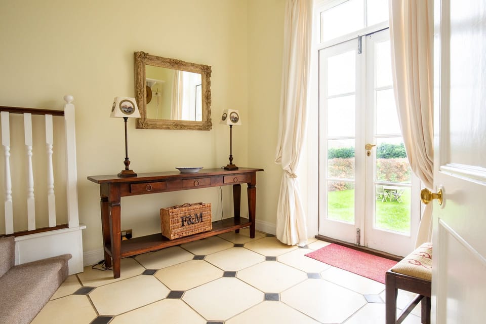 The Garden House Entrance Hall - StayCotswold