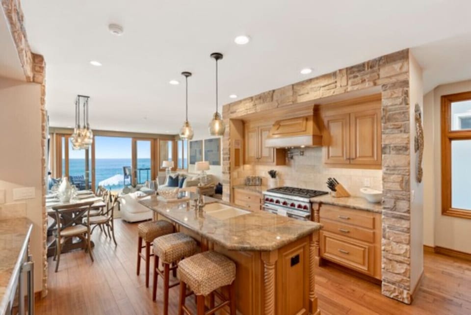 Oceanfront rental in Oceanside California, Beachfront vacation rental, Oceanside beach house, Direct beach access nearby, Private sandy backyard, Fire pit on the beach, No street between house and ocean, Walk to Oceanside Pier, Walk to restaurants and cof