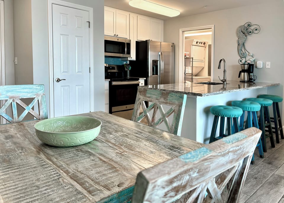 Dining/Kitchen