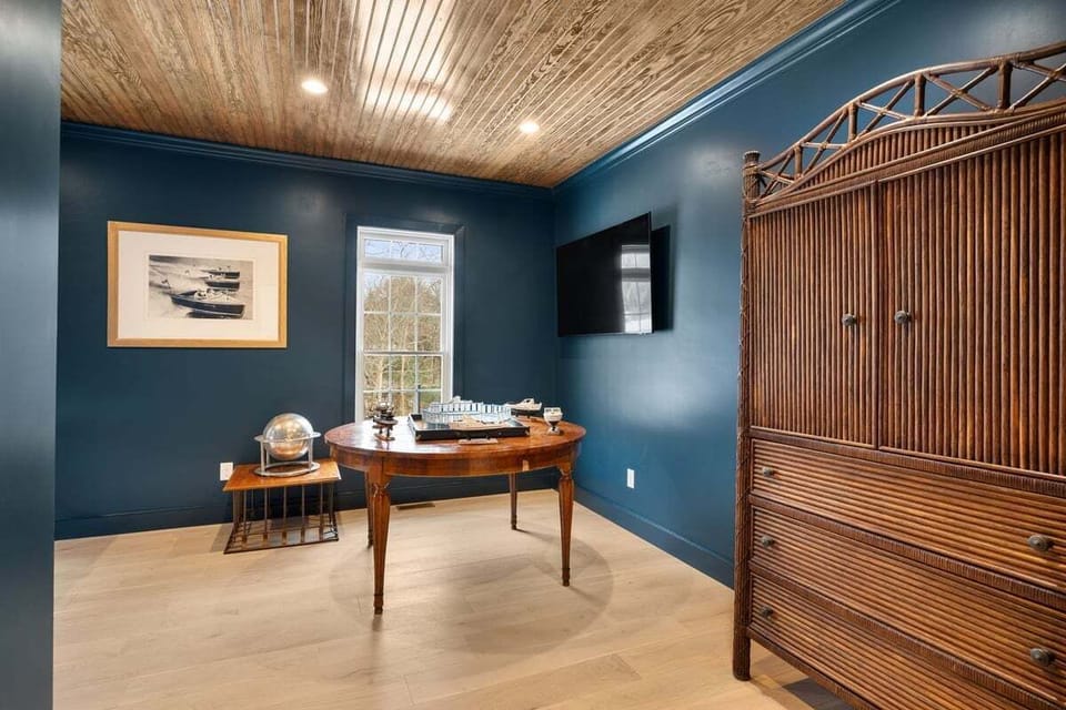 First floor bonus space that will feature chairs for playing games, reading, etc.