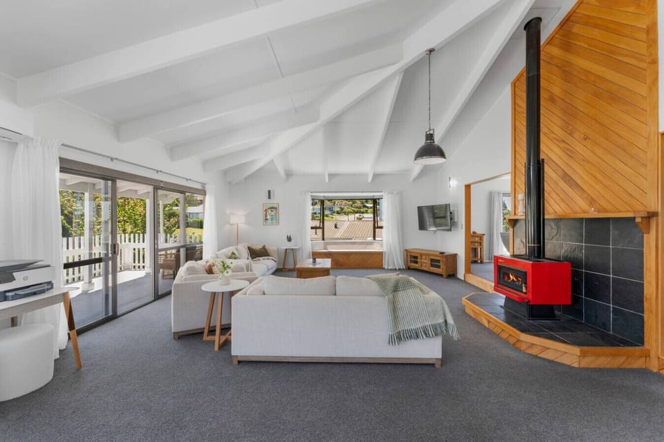 Living area, upstairs