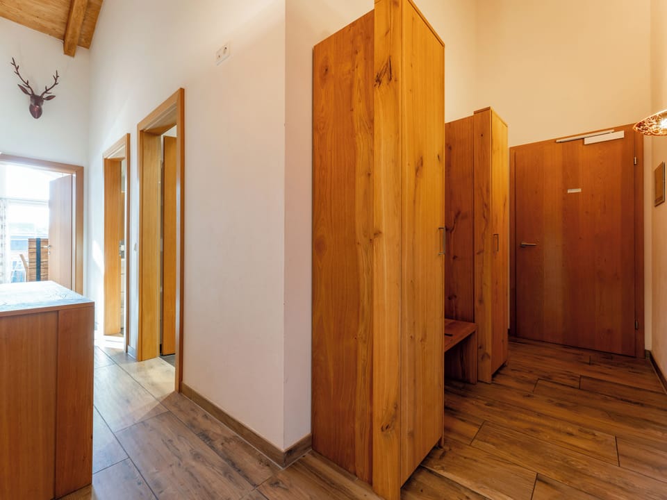 Entrance / Reception